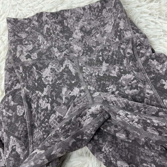 Lululemon Align High-Rise Pant with Pockets 28" Hideaway Camo Lunar Rock Multi - Picture 2 of 5
